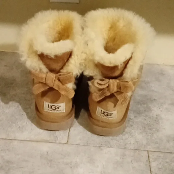 UGG boots size 8 women - Picture 4 of 6